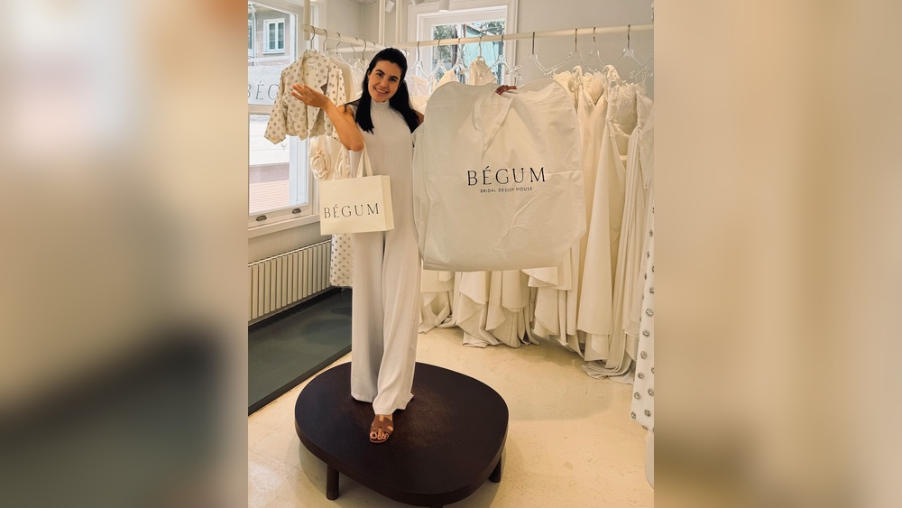 How to Travel With a Wedding Dress